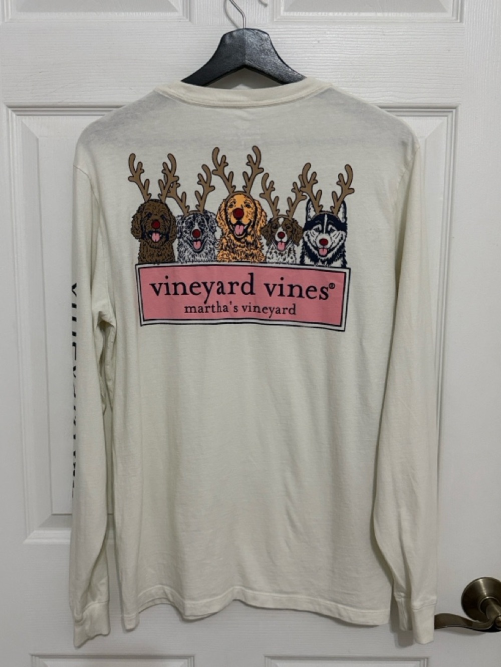 Vineyard Vines men’s Cream christmas Long-Sleeve Tee with dogs - Picture 5 of 5